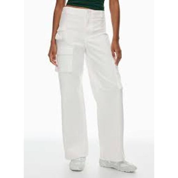 Aritzia Denim - Wilfred Free Aritzia "Picture"White Straight Leg Cargo Cotton Jeans size 10
